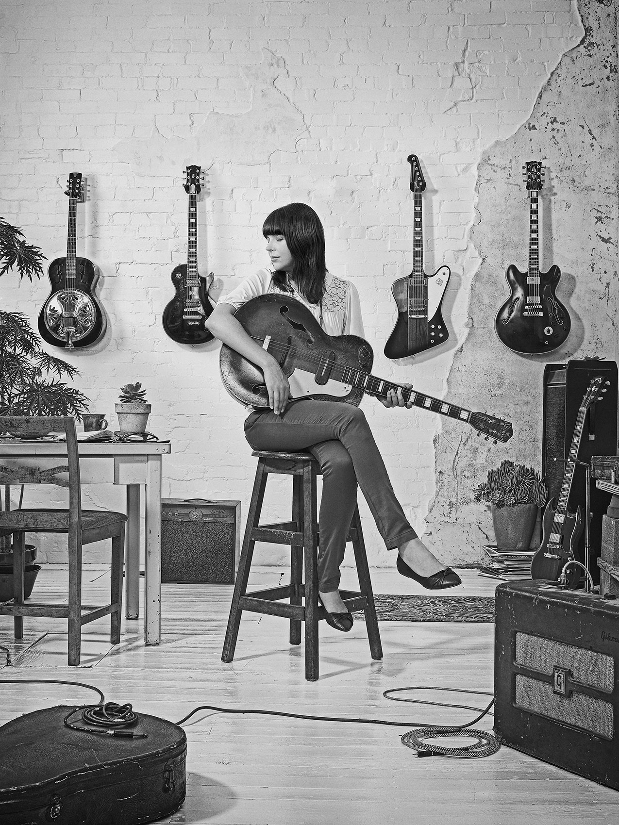 mother_dell_guitar_ford-bw-
